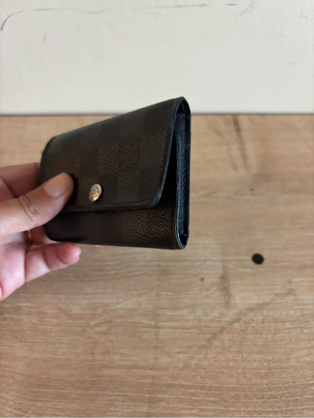 Authentic Louis Vuitton damier key holder